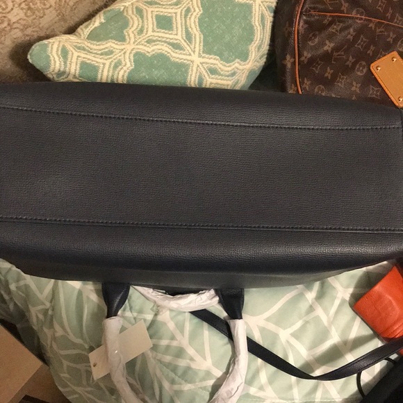 Brand new with tag Navy Tory Burch Kira large tote - Picture 4 of 8